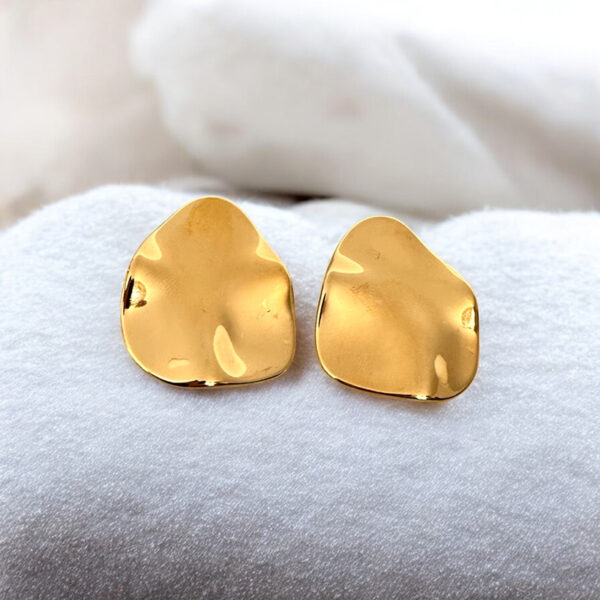 Fluid Gold Studs
