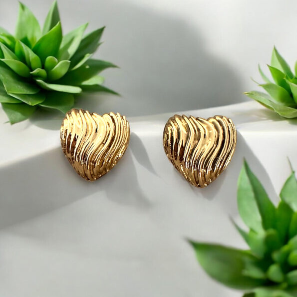 Wave Heart Earrings - Gold